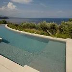 Akria Thea Villa *