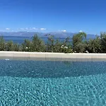 Akria Thea Villa Koróni