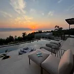 Villa Akria Thea *
