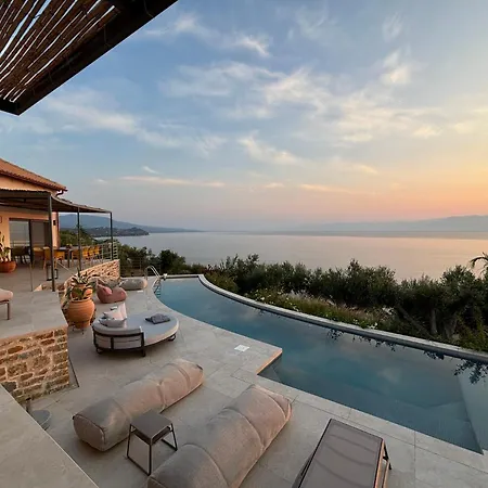 Villa Akria Thea *