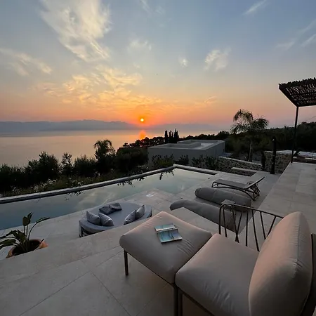 Villa Akria Thea *